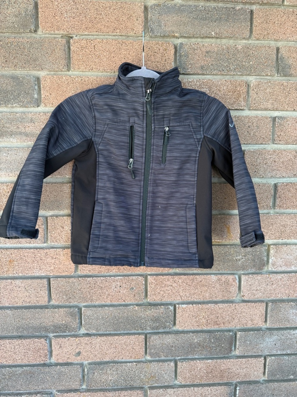 Vertical 9 Kids Black Heather Softshell Jacket Size 5/6